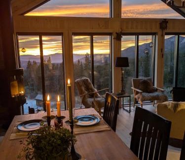 B House | Nydelig hytte med badestamp og sauna