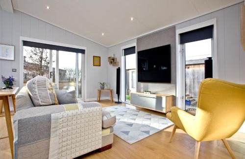 Cheddar House | Nyland Lodge, Strawberryfield Park