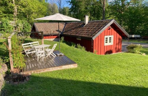 Kolmarden House | Nyrenoverad liten stuga i Marmorbruket