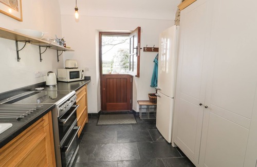 Llanfachraeth Cottage | NYTH Y WENNOL, romantic, character holiday cottage in Llanfachraeth