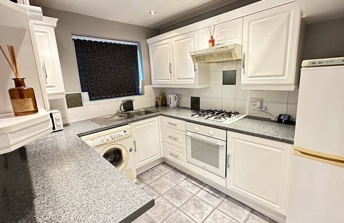 Blackpool House | Nyza's Cosy House 4min to pleasure Beach,5min Blackpool Beach.