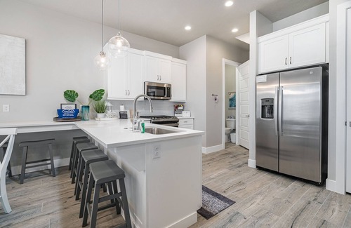 Santa Clara House | O-52| Aloha Poolhouse! Pool & Hot Tub * Fire Pit * 2 Fam Rms * Patio Dining