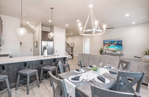 Santa Clara House | O-61&62| Sleeps 54 * 2 Private Pools * 2 Hot Tubs * Games * Ping Pont * BBQ
