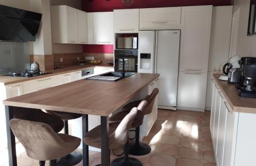 Huille House | O'gîte Bleu pour 14 personnes