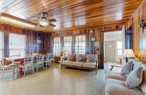 Bahama Beach House | O'Grady's Main Sail