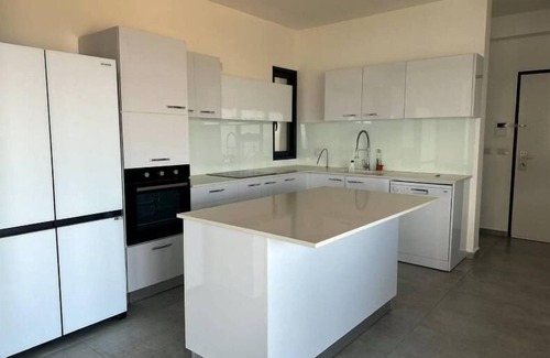 Bat Yam Apartment | O&O Group-Charming 4BR APT with Stellar Sea View