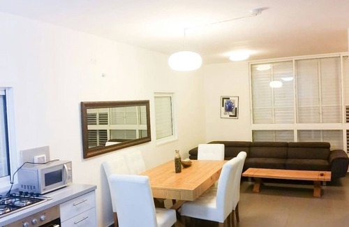 Bat Yam Apartment | O&O Group Cozy APT BatYam 3 Min Walk To Beach