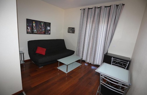 Mandelieu-la-Napoule Beach Apartment | O'Sullivans Bar and Hotel