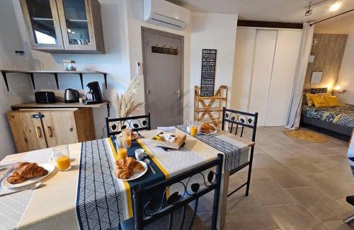 Villasavary Apartment | O villa* Studio avec clim et calme *Wifi*