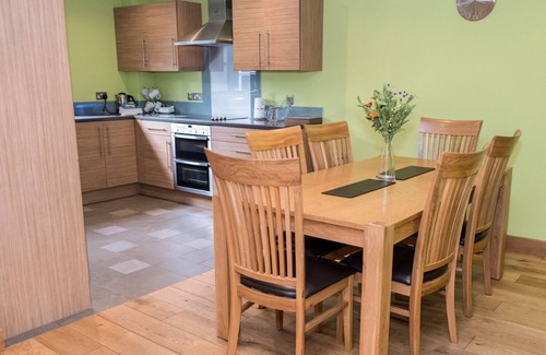 Teigngrace Cottage | OAK APPLE, pet friendly, country holiday cottage in Newton Abbot