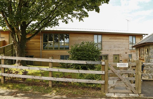 Teigngrace Cottage | OAK APPLE, pet friendly, country holiday cottage in Newton Abbot