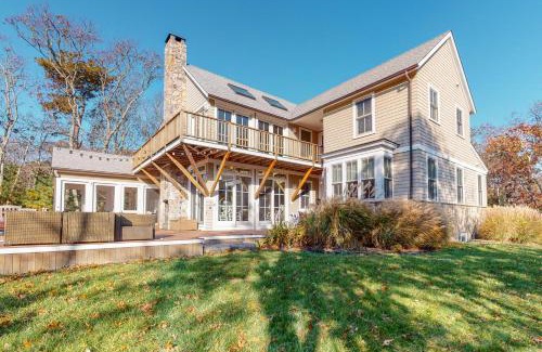 Lagoon Heights House | Oak Bluff Bungalow