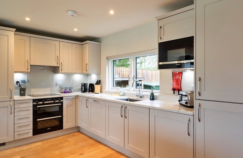 Dorsington House | Oak Cottage by Interhome