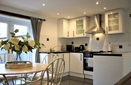 Abergavenny Cottage | Oak Cottage - Perfect for Walking, Exploring and Relaxing. Pet Friendly