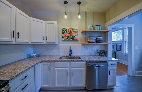 Tuscaloosa Apartment | Oak - Downstairs Only! Book for 30 days or longer!