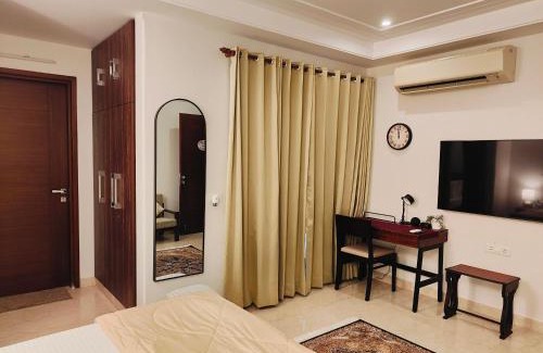 New Delhi Bed & Breakfast | Oak GK2