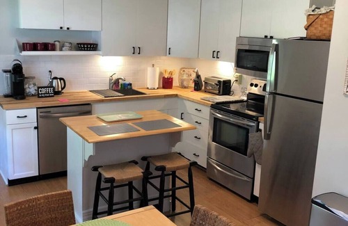 Groton House | Oak Grove Cottage - in the foothills of Mystic