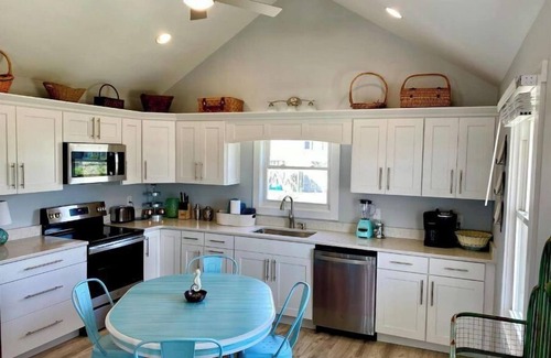 Long Beach House | OAK ISLAND MEMORIES BEACHFRONT