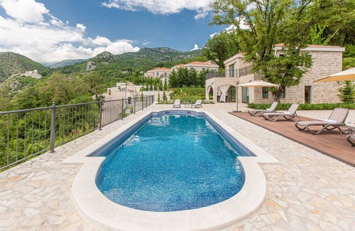 Kuljace Villa | Oak Leaf Residence Villa 3