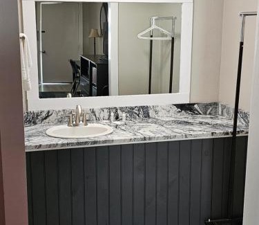 Oakland Hotel | Oak Mar Motel