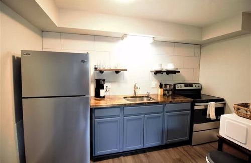 Fairborn Apartment | Oak Overflight Oasis Condo-Minutes to WPAFB & WSU with AC, fast WiFi