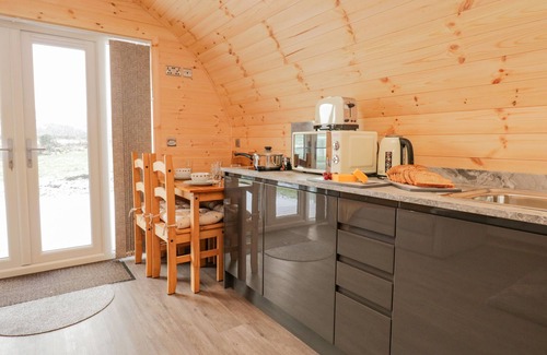 Newland Near Ulverston Cottage | OAK, pet friendly, character holiday cottage in Ulverston