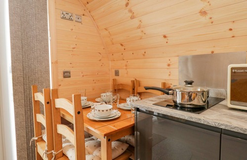 Newland Near Ulverston Cottage | OAK, pet friendly, character holiday cottage in Ulverston