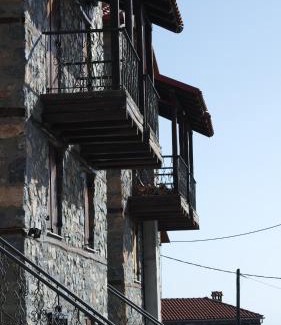 Aghios Athanasios Apartment | Oak & Pine