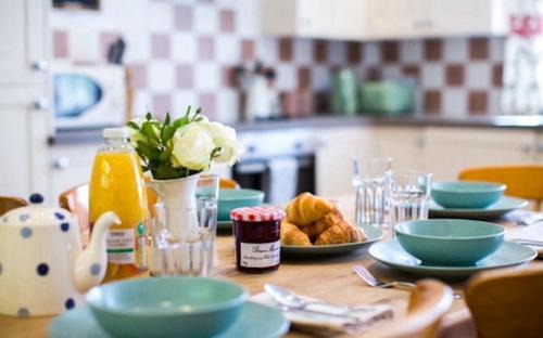 Lydney House | Oak Tree Cottage