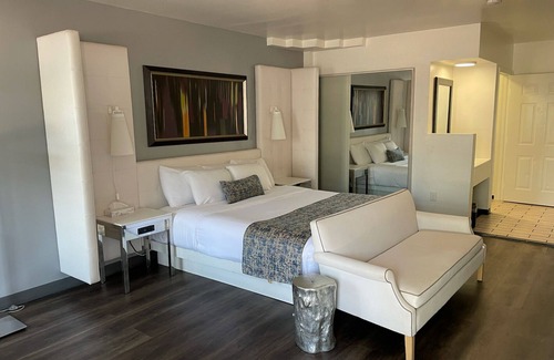 Encino Hotel | Oak Tree Inn
