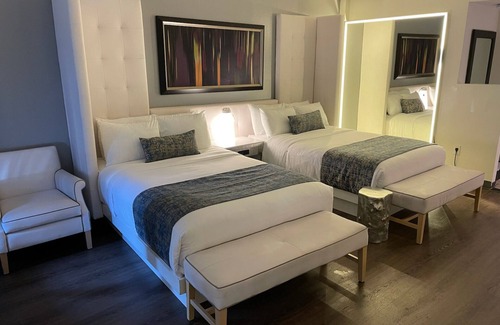 Encino Hotel | Oak Tree Inn
