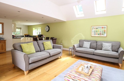 Crostwick Cottage | Oak Tree Lodge
