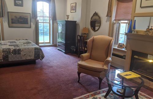 Geneseo Bed & Breakfast | Oak Valley Inn and Suites