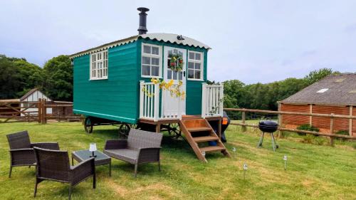 Hastings House | Oak Valley Lodges & Camping
