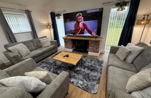 Wrexham House | Oak View at Moss Bank Farm
