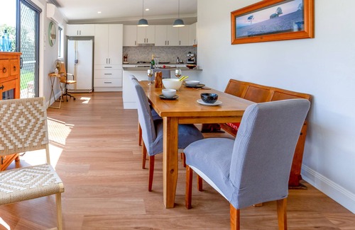 Orange House | Oaken House Home away from home, pet friendlynDiscounted Weekly & Monthly Stayz