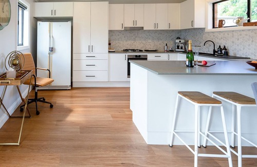 Orange House | Oaken House Home away from home, pet friendlynDiscounted Weekly & Monthly Stayz