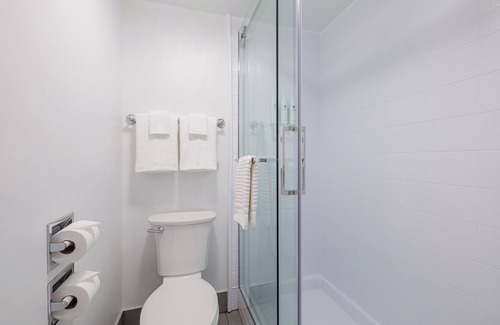 Rochester Hotel | Oakfield Hotel & Suites, an Ascend Collection Hotel