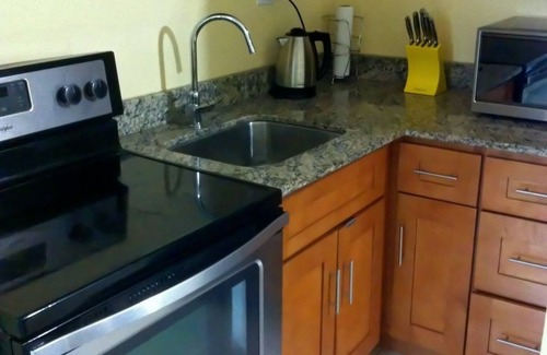 Constant Spring Hotel | Oakland Guest Apartments