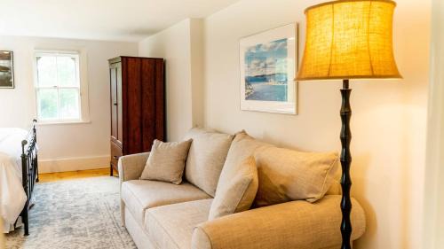Herricks Hotel | Oakland House Seaside Inn & Cottages