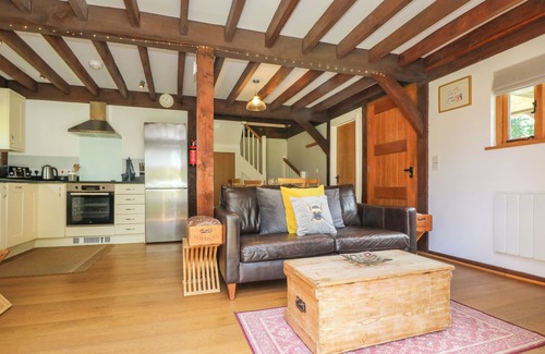 Camelford Cottage | OAKLANDS, pet friendly, with a garden in Camelford