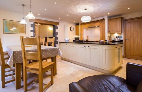 Ambleside Cottage | Oaklea
