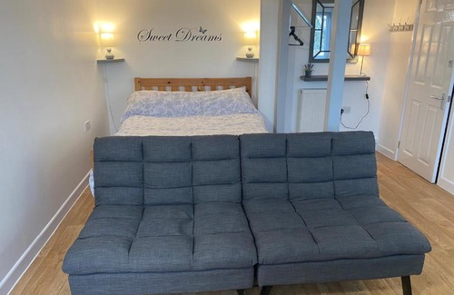 Stalbridge Apartment | Oakleigh Lodge