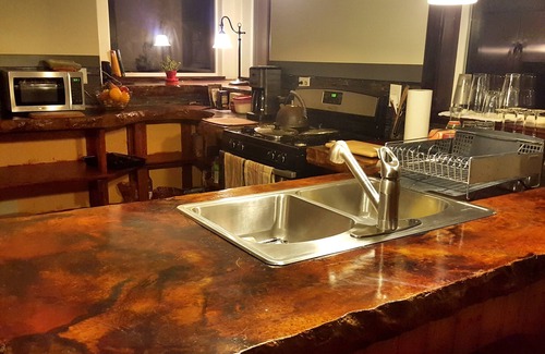 Talkeetna House | Oakley Inn, 3 bedroom 2 bath, sleeps 8