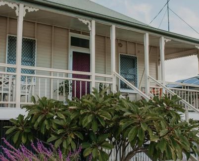 Bundaberg West House | Oakmore Cottage Charming Queenslander - Central location