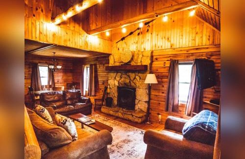 Rockbridge House | Oakridge - by The Chalets