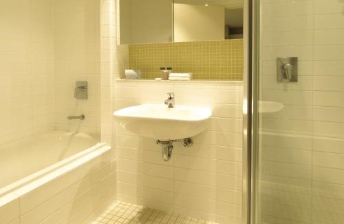 Glenelg Apartment | Oaks Glenelg Liberty Suites