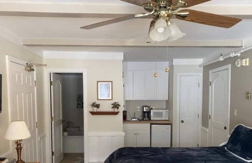 Mackinac Island Condo | Oakwood 12 Guest Suite with kitchenette and jacuzzi tub!