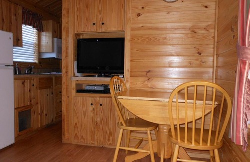 Descanso Resort | Oakzanita Springs Camping Resort Cabin 2