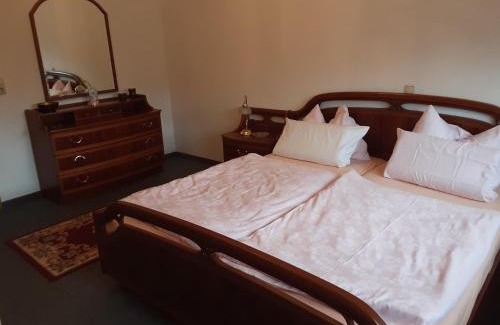 Neuenhagen bei Berlin Apartment | Oase im Grünen Pad1